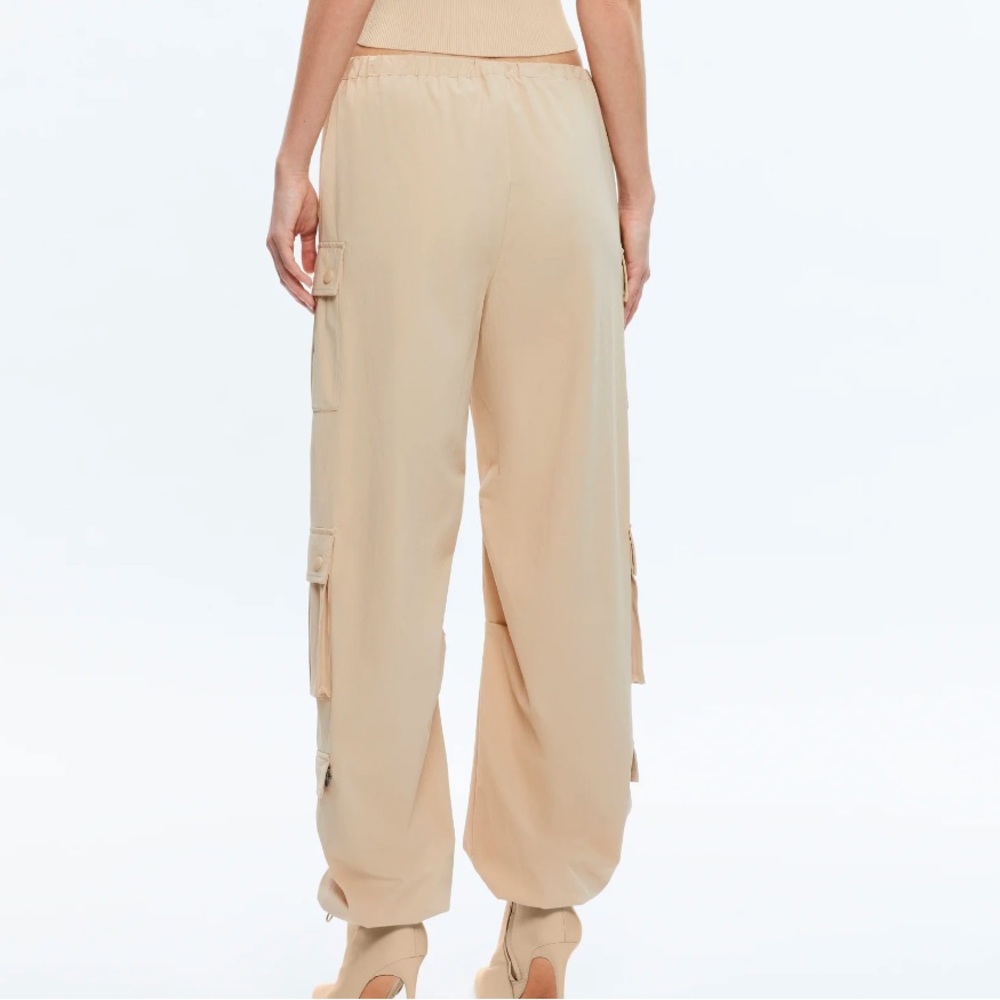 New Alice and Olivia Shara parachute cargo pants - Picture 14 of 16